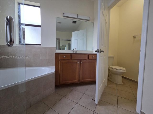 8841 W 34th Ct, Hialeah, FL 33018