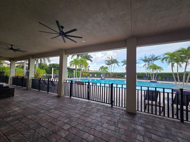 8841 W 34th Ct, Hialeah, FL 33018