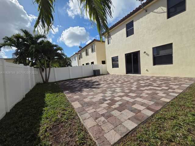 8841 W 34th Ct, Hialeah, FL 33018