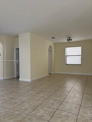 8841 W 34th Ct, Hialeah, FL 33018