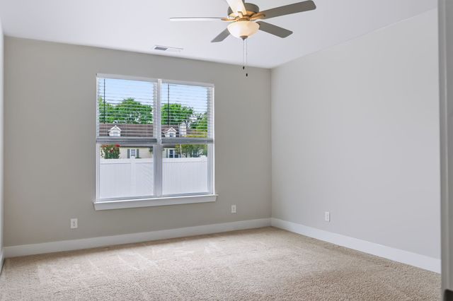213 Snapdragon Dr, Smyrna, TN 37167