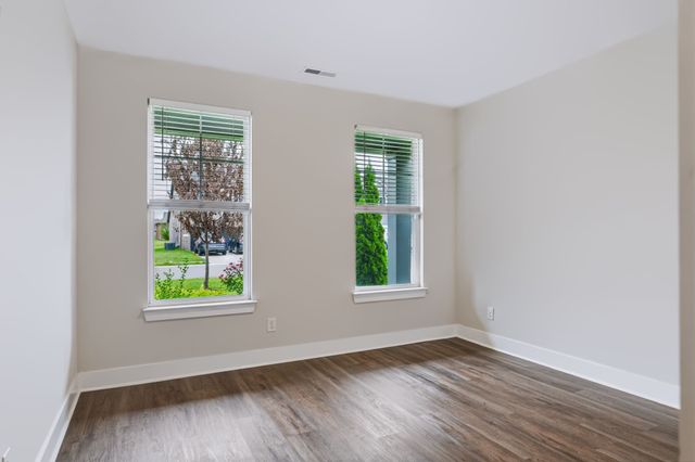 213 Snapdragon Dr, Smyrna, TN 37167