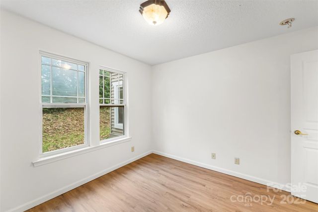 81 Morningside Lane, Hendersonville, NC 28792