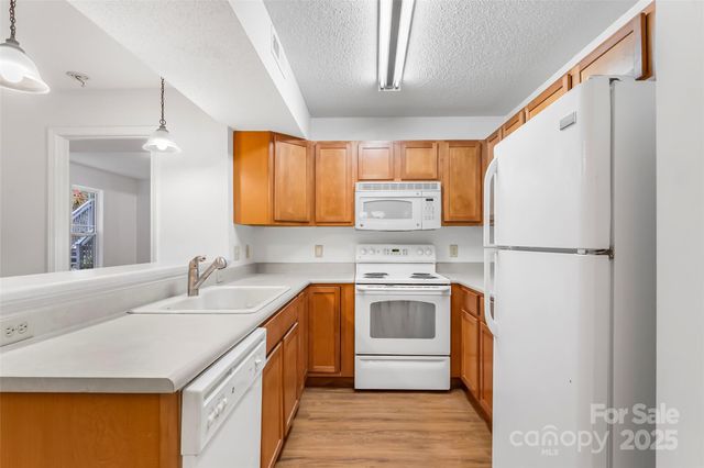 81 Morningside Lane, Hendersonville, NC 28792