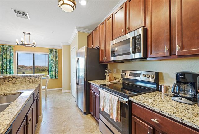 5517 PALMER CIRCLE 203, Bradenton, FL 34211