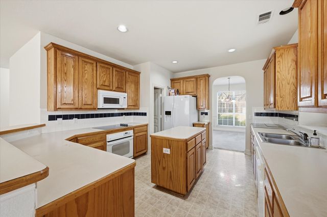 2831 Atrium Drive, Grand Prairie, TX 75052