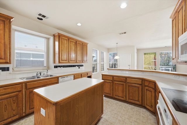 2831 Atrium Drive, Grand Prairie, TX 75052