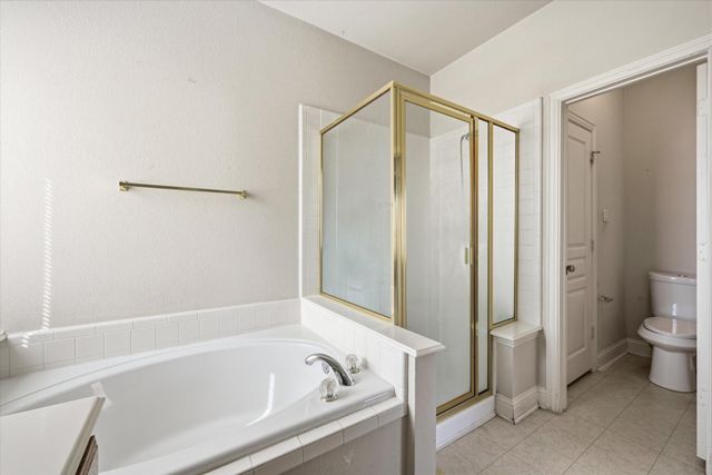 2831 Atrium Drive, Grand Prairie, TX 75052