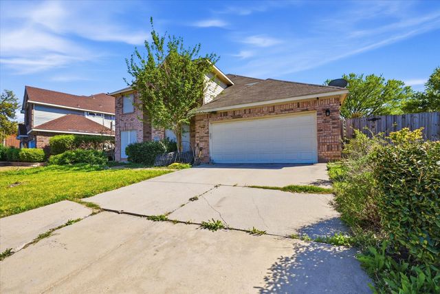 2831 Atrium Drive, Grand Prairie, TX 75052