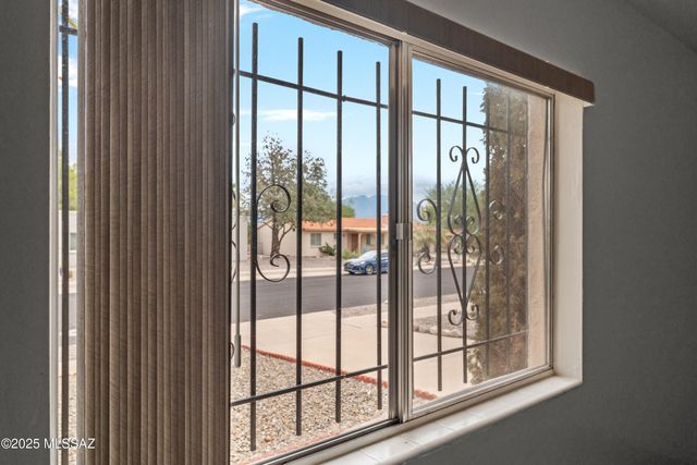 1000 S La Higuera, Green Valley, AZ 85614