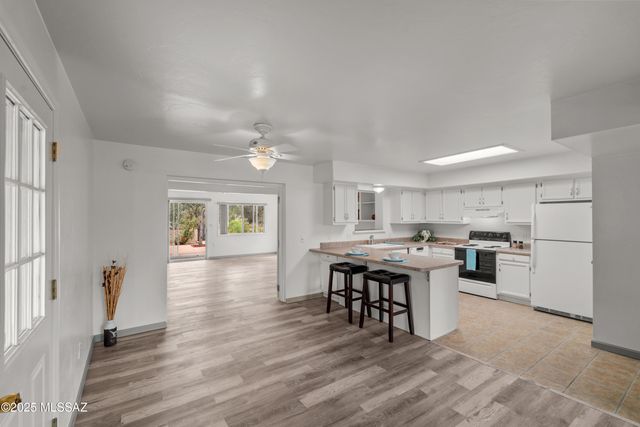 1000 S La Higuera, Green Valley, AZ 85614