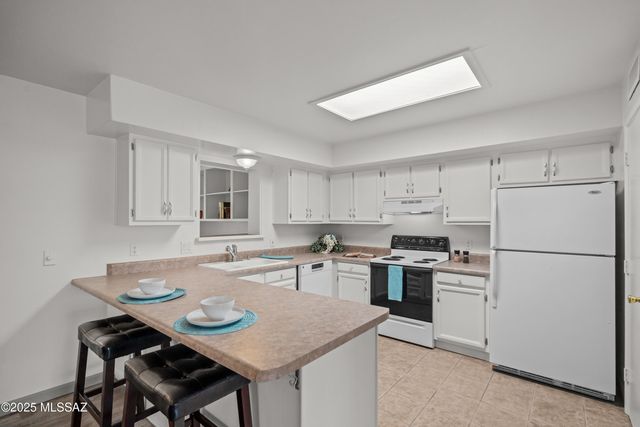 1000 S La Higuera, Green Valley, AZ 85614