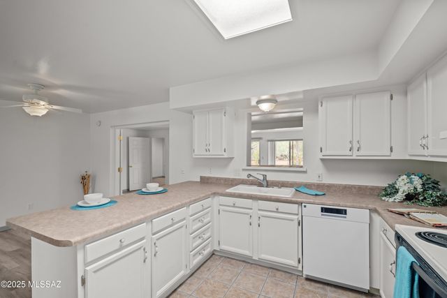 1000 S La Higuera, Green Valley, AZ 85614