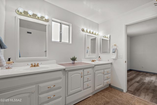 1000 S La Higuera, Green Valley, AZ 85614