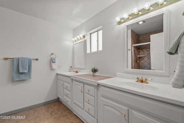 1000 S La Higuera, Green Valley, AZ 85614