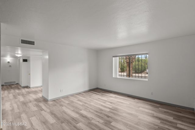 1000 S La Higuera, Green Valley, AZ 85614