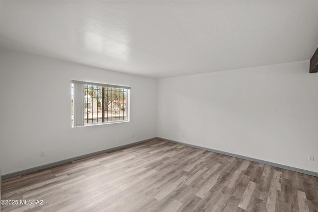 1000 S La Higuera, Green Valley, AZ 85614