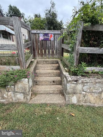 704 HENDERSON ST, Fredericksburg, VA 22405