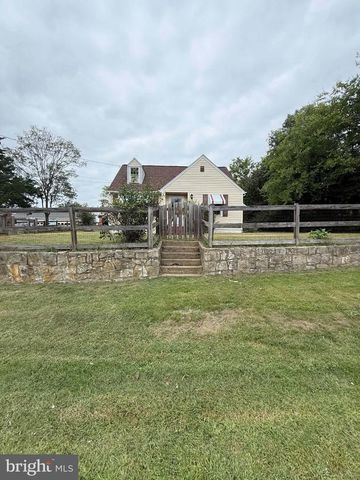 704 HENDERSON ST, Fredericksburg, VA 22405