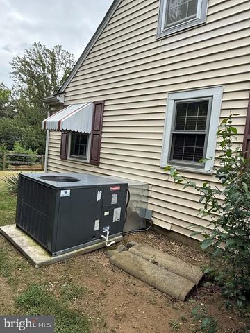 704 HENDERSON ST, Fredericksburg, VA 22405