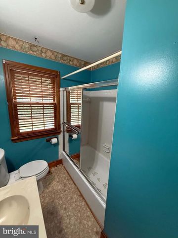 704 HENDERSON ST, Fredericksburg, VA 22405