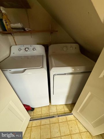704 HENDERSON ST, Fredericksburg, VA 22405