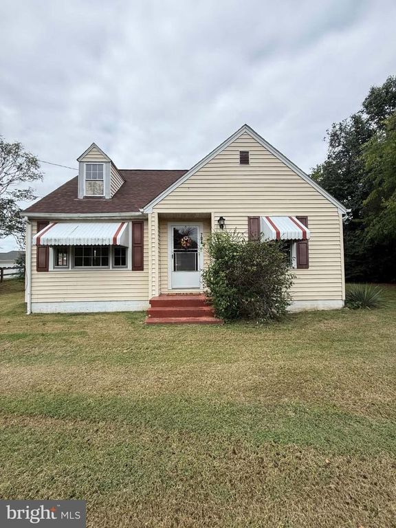 704 HENDERSON ST, Fredericksburg, VA 22405