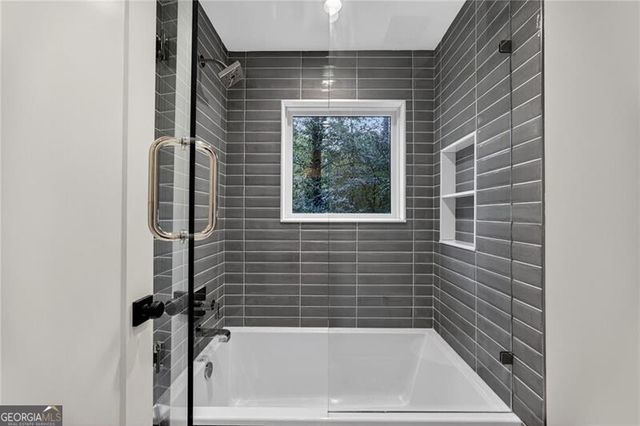 585 Amberidge Trail, Atlanta, GA 30328