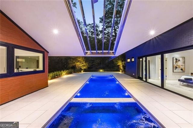 585 Amberidge Trail, Atlanta, GA 30328