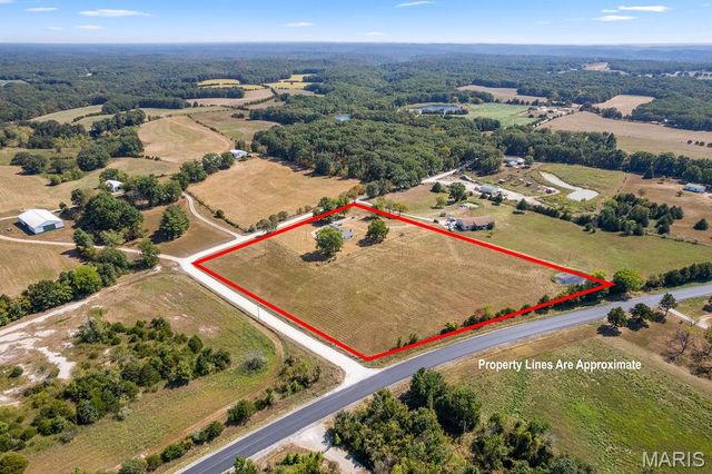 19 Hugo Road, New Florence, MO 63363