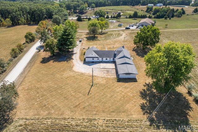19 Hugo Road, New Florence, MO 63363