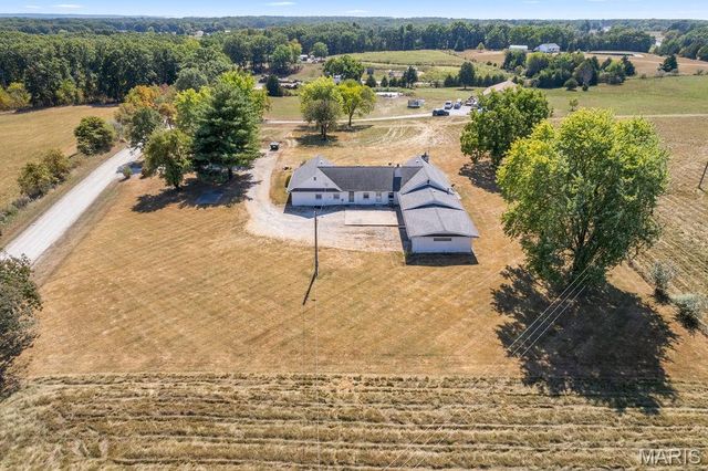 19 Hugo Road, New Florence, MO 63363