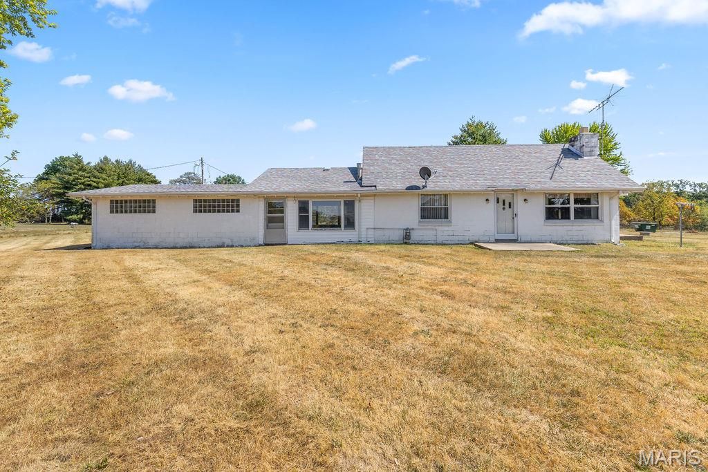 19 Hugo Road, New Florence, MO 63363