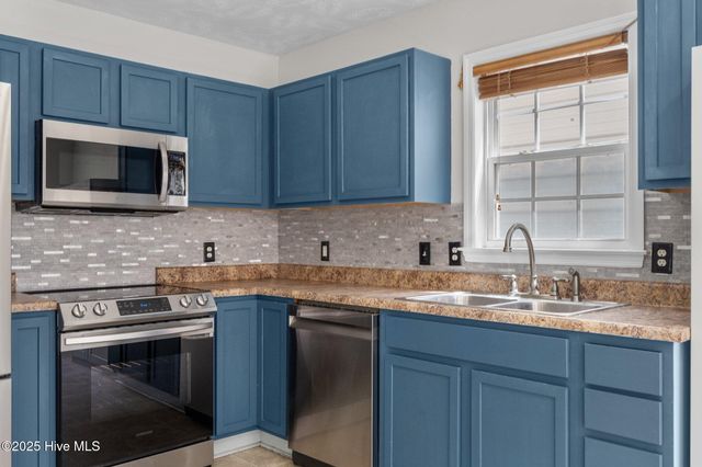 2361 Burgaw Highway, Jacksonville, NC 28540
