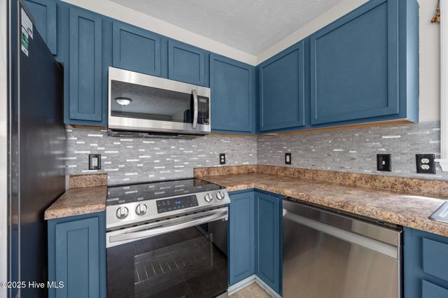 2361 Burgaw Highway, Jacksonville, NC 28540