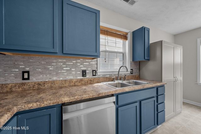 2361 Burgaw Highway, Jacksonville, NC 28540