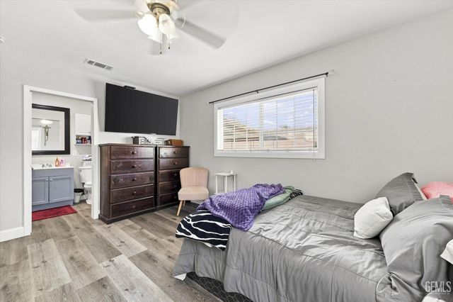 2308 Tangerine Street, Bakersfield, CA 93306
