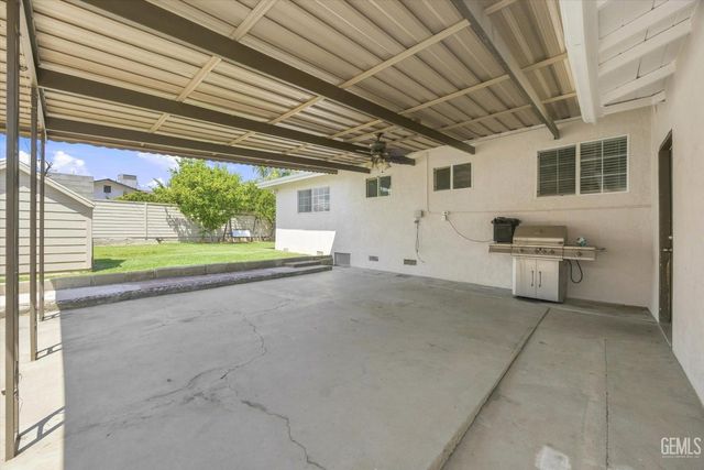 2308 Tangerine Street, Bakersfield, CA 93306