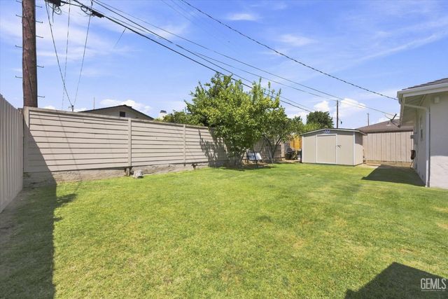 2308 Tangerine Street, Bakersfield, CA 93306