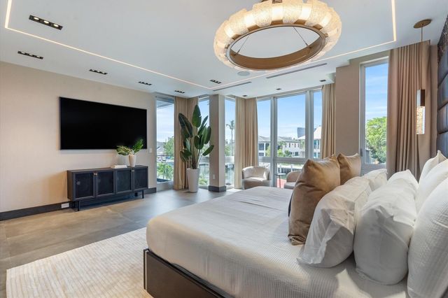 1528 SE 11th Street, Fort Lauderdale, FL 33316