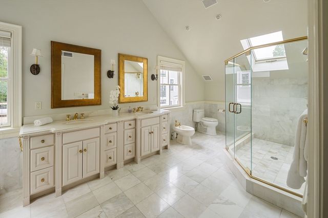 14 Winthrop St, Newton, MA 02465