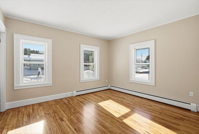 54 Bourne St, Palmer, MA 01080