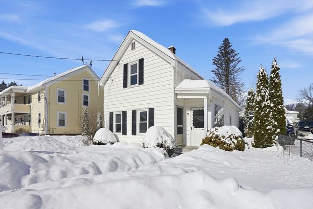 54 Bourne St, Palmer, MA 01080