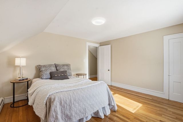 54 Bourne St, Palmer, MA 01080