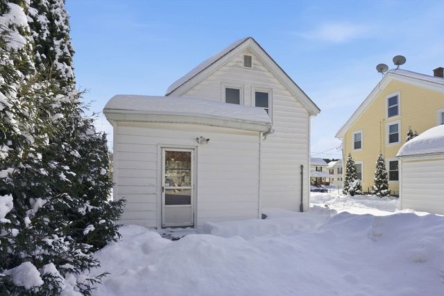 54 Bourne St, Palmer, MA 01080