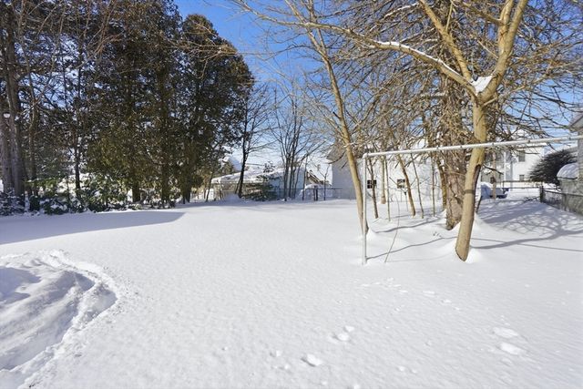 54 Bourne St, Palmer, MA 01080