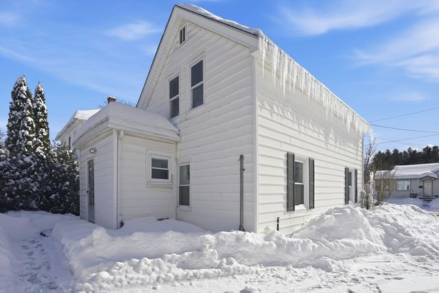 54 Bourne St, Palmer, MA 01080