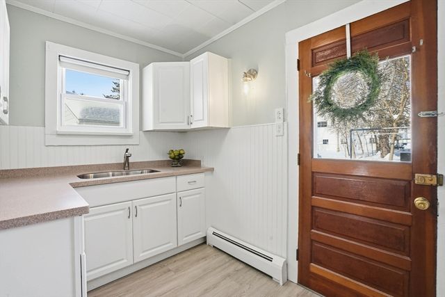 54 Bourne St, Palmer, MA 01080