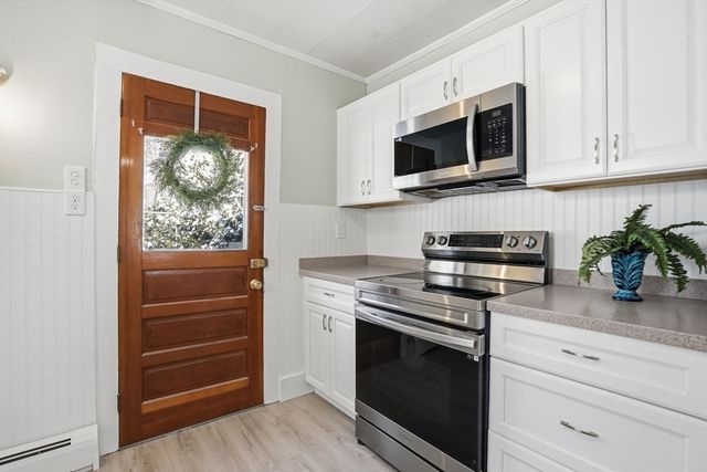 54 Bourne St, Palmer, MA 01080