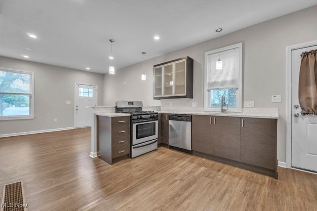 1264 W 65th Street, Cleveland, OH 44102